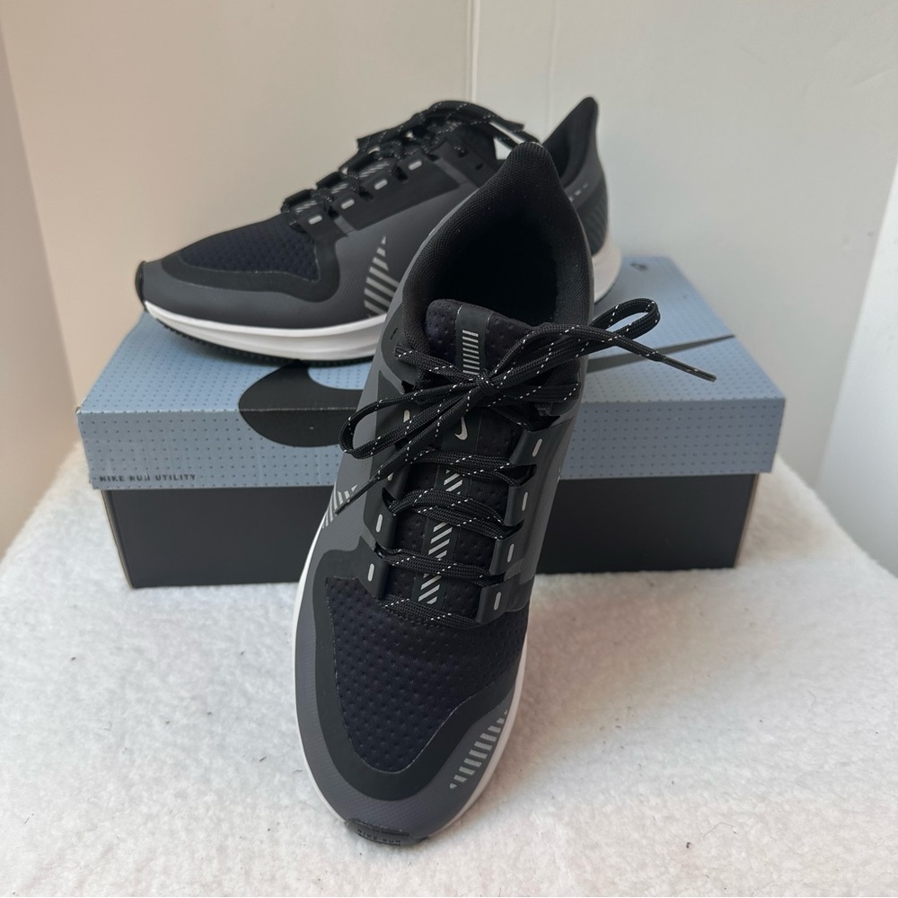 Women’s Nike Shoes - Picture 2 of 10